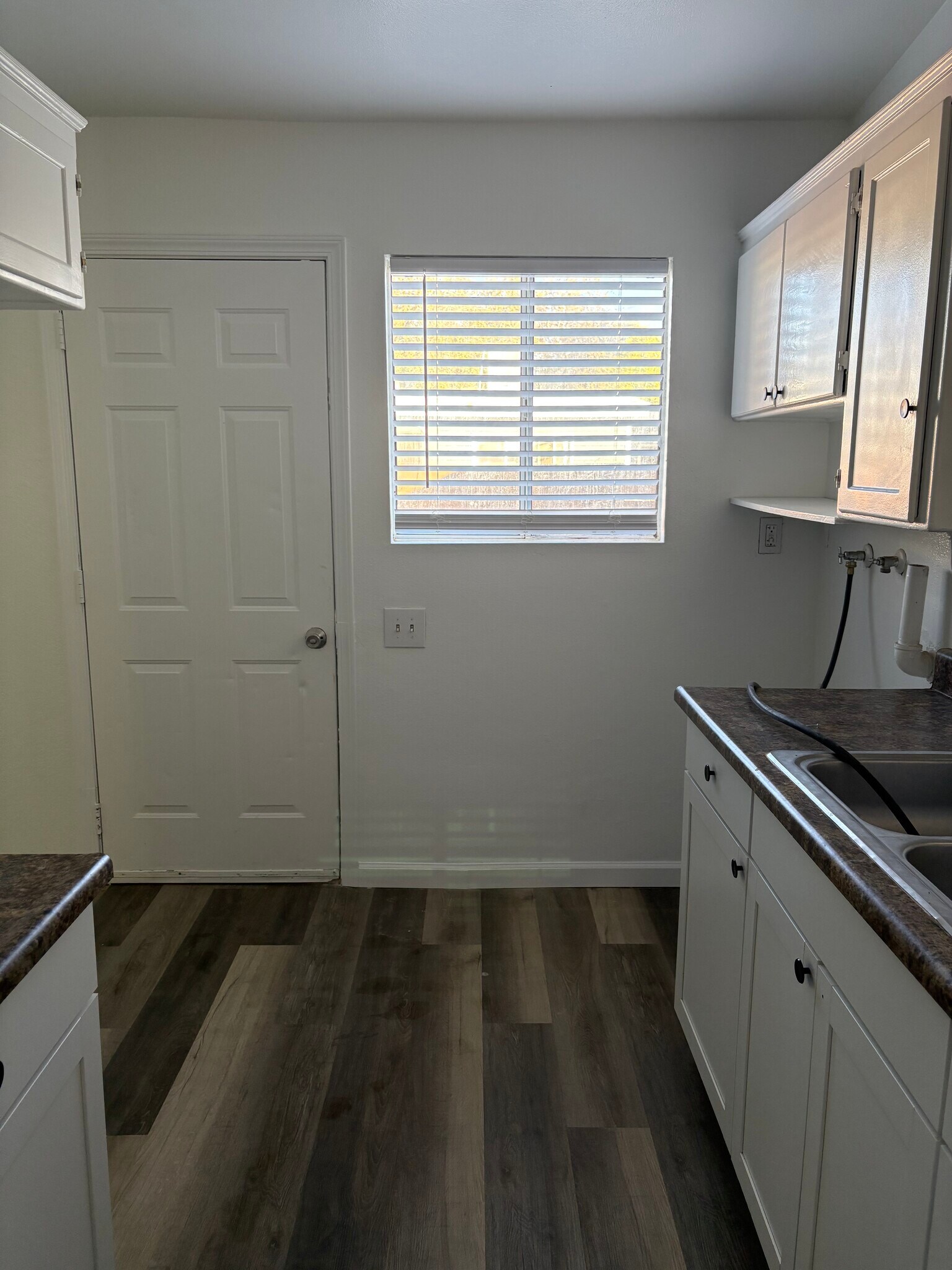 Building Photo - 1239 W Avenue H15