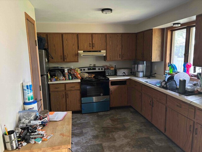 Building Photo - 3242 Larry Dr