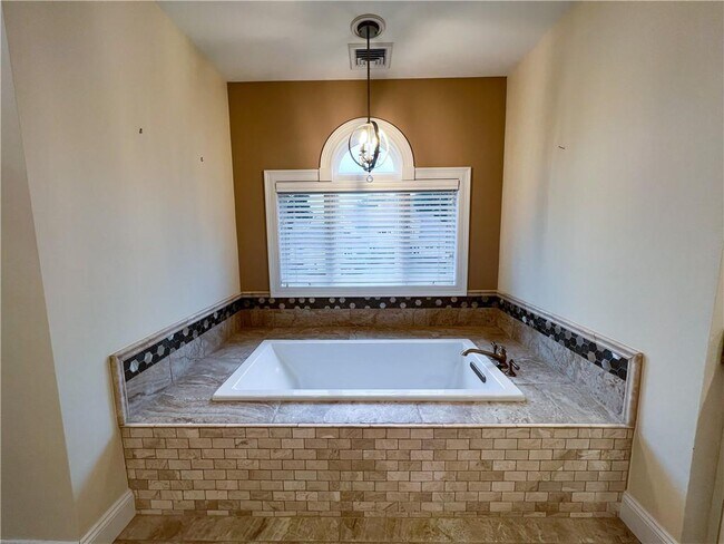 Building Photo - 39 Eagle Dr