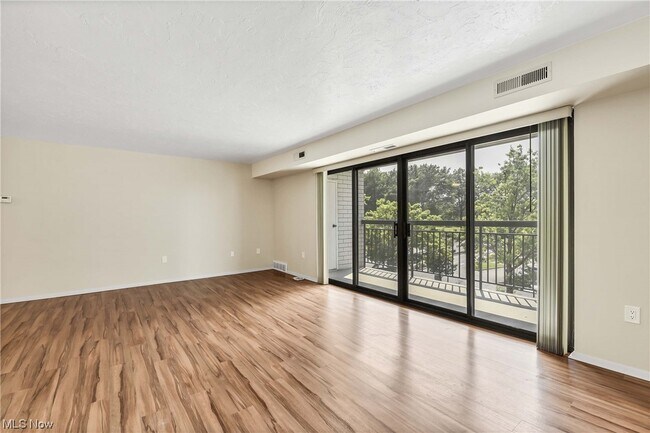 Building Photo - 12550 Lake Ave