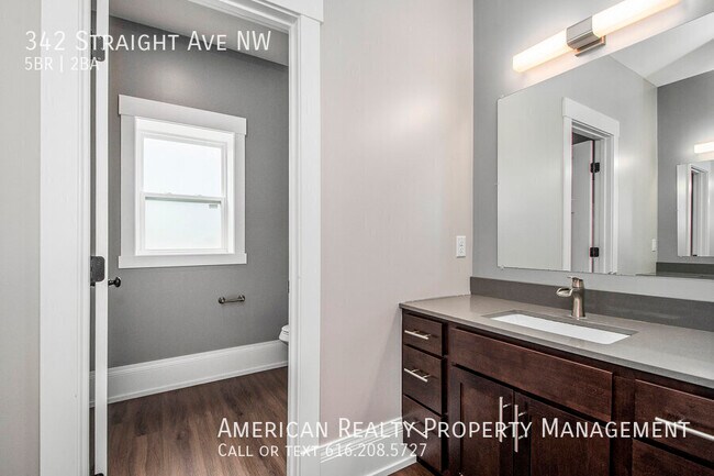 Building Photo - 342 Straight Ave NW