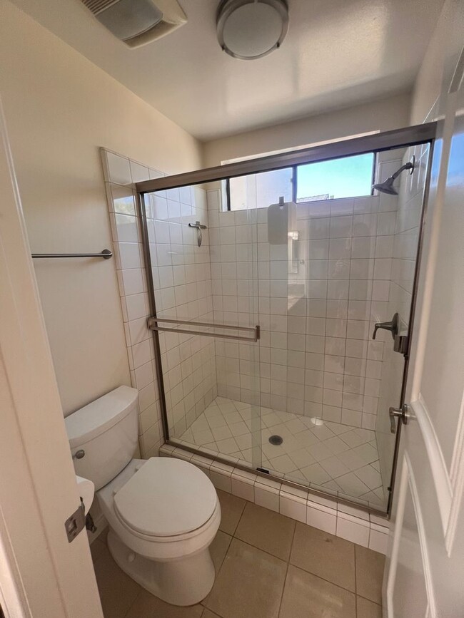 Building Photo - Camarillo - Single story, four bedroom, two bathroom home