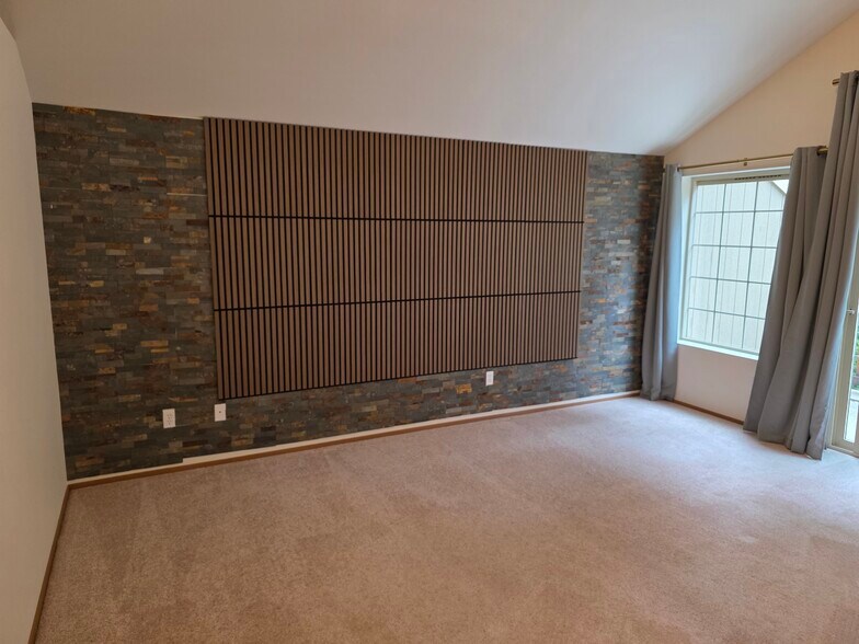 Building Photo - 2732 Hidden Springs Loop SE