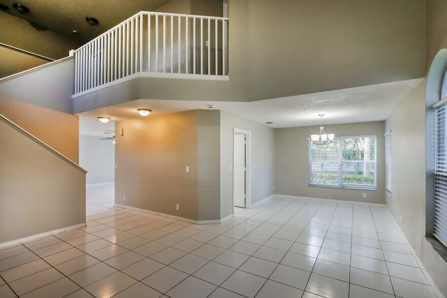 Building Photo - 8341 NW 57th Dr
