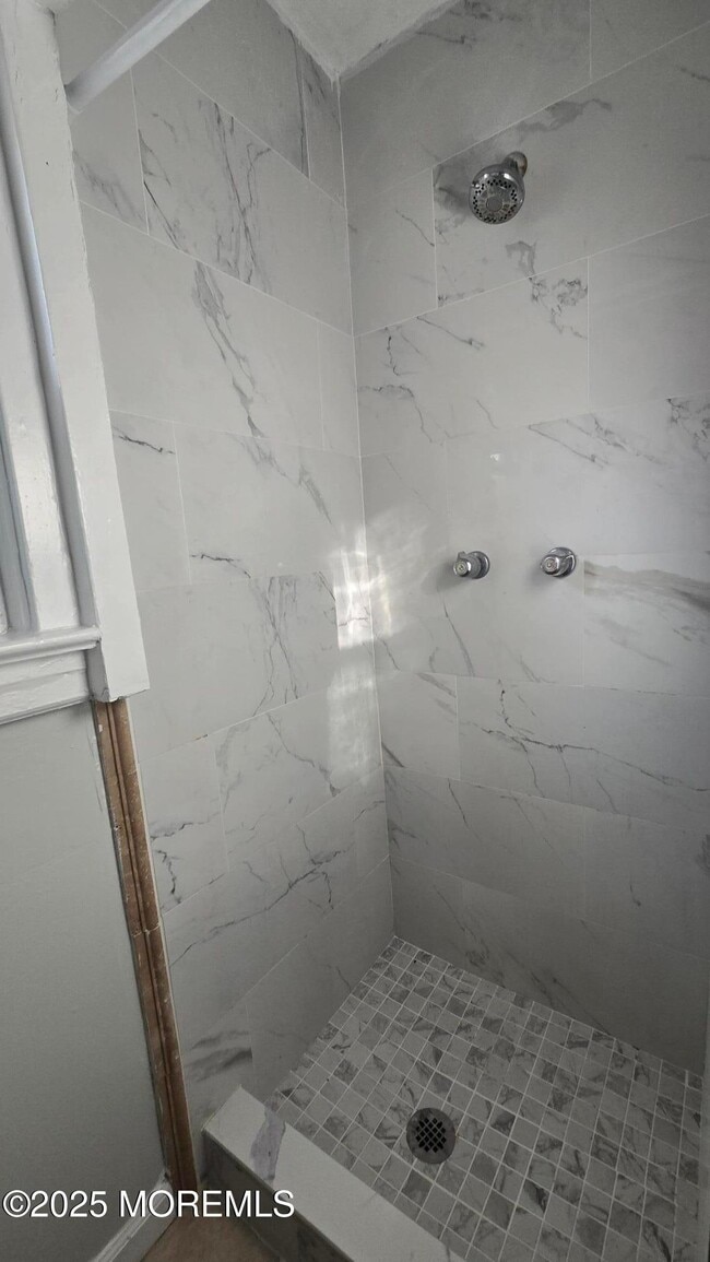 Building Photo - 11 St Peters Pl