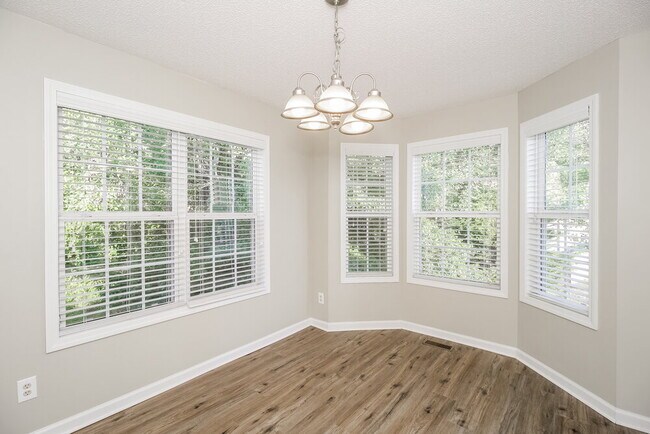 Building Photo - 154 Chief Ct