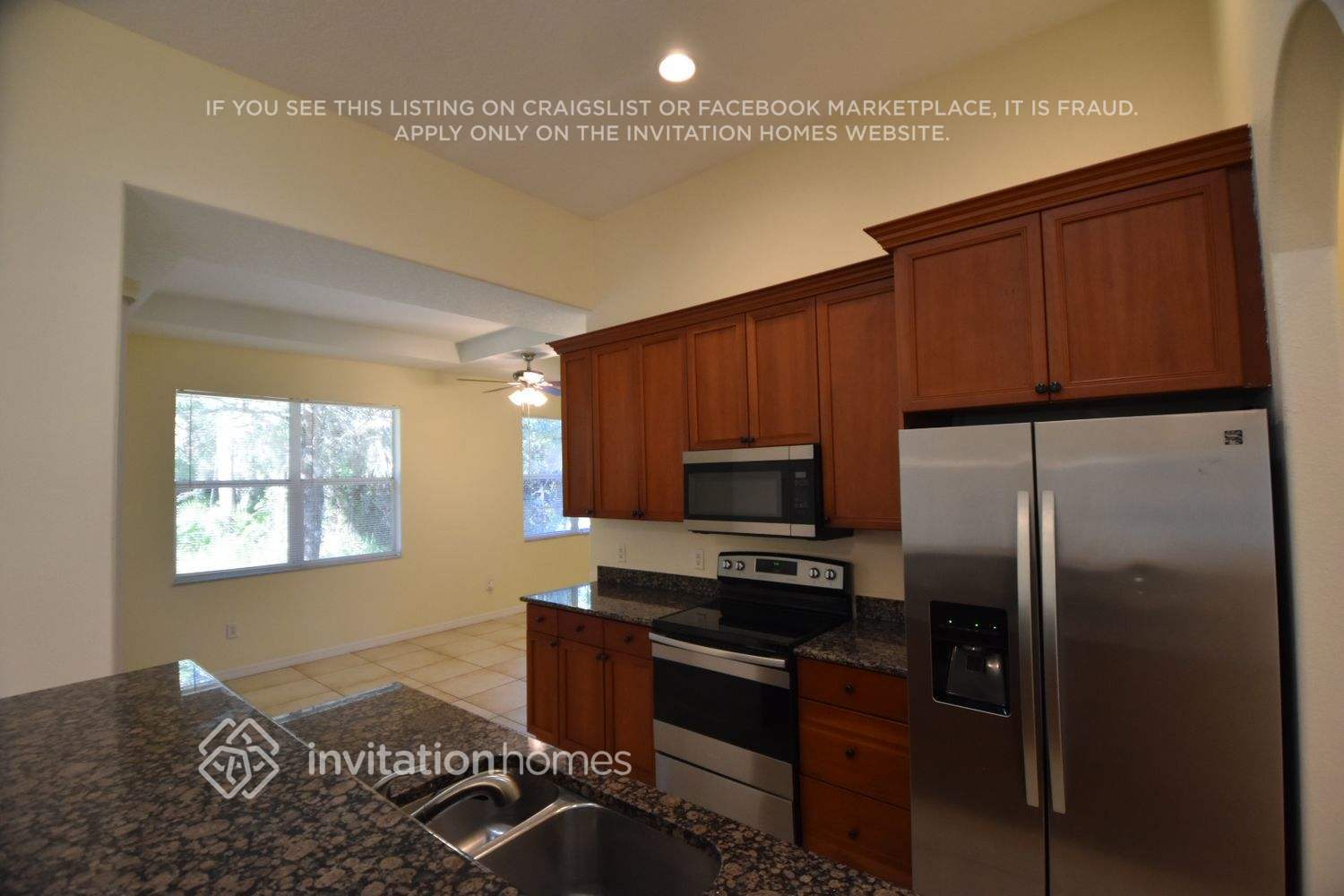 Building Photo - 3025 Dalhart Ave