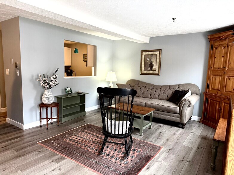 Building Photo - 17 Water St