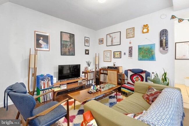 Building Photo - 2010 E York St