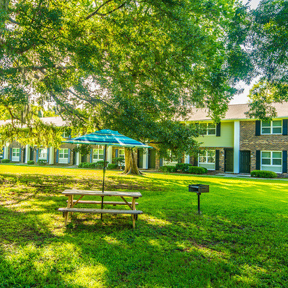 Picnic Area - Avian Place Apartments