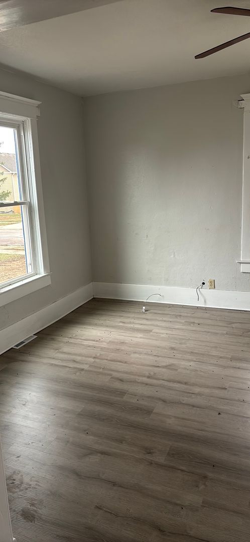 Building Photo - Charming 2 Bedroom 1 Bath Home for Rent/ Rent Reduced