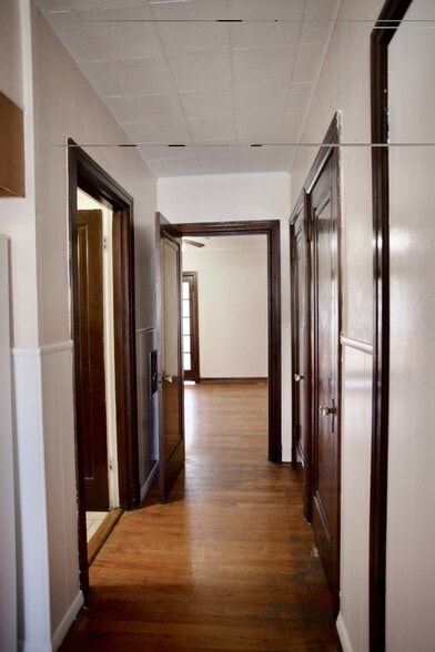 Building Photo - 3927 Dunnica Ave