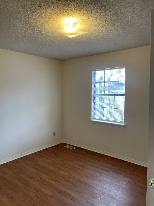 Building Photo - 1830 Stargazer Dr