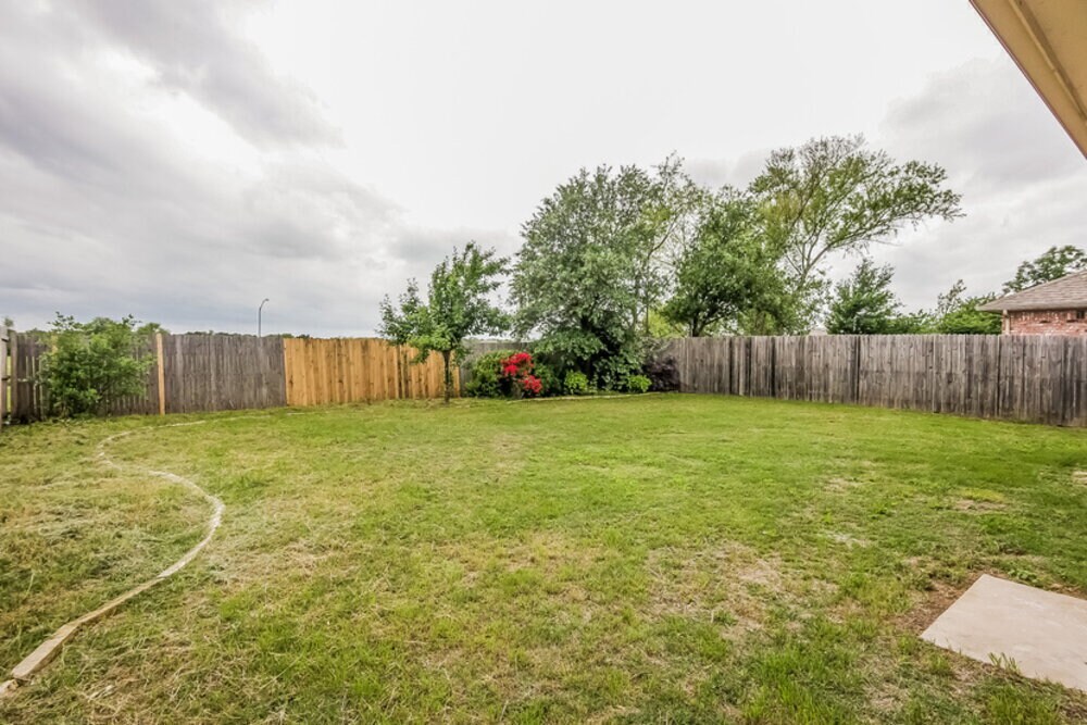 Building Photo - 1412 Brownford Dr