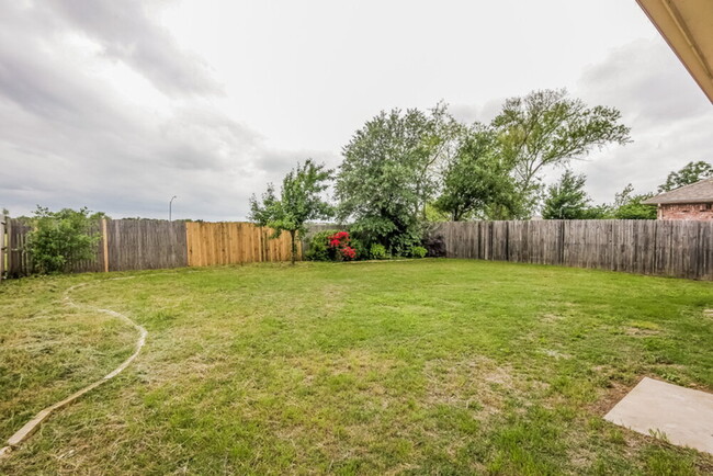 Building Photo - 1412 Brownford Dr