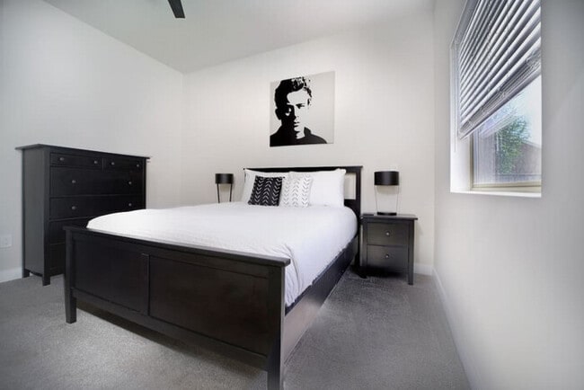 Building Photo - PHX Retreat  2 Bedroom 2 Bath Home in Hist...