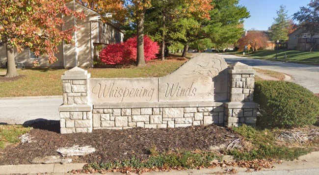 Building Photo - WHISPERING WINDS TOWNHOUSE IN LEE'S SUMMIT!!!
