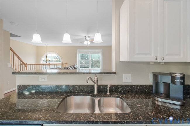 Building Photo - 405 Donelson Loop