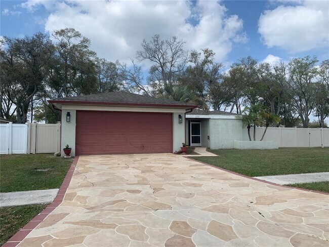 Building Photo - 6501 Crystal Brook Dr
