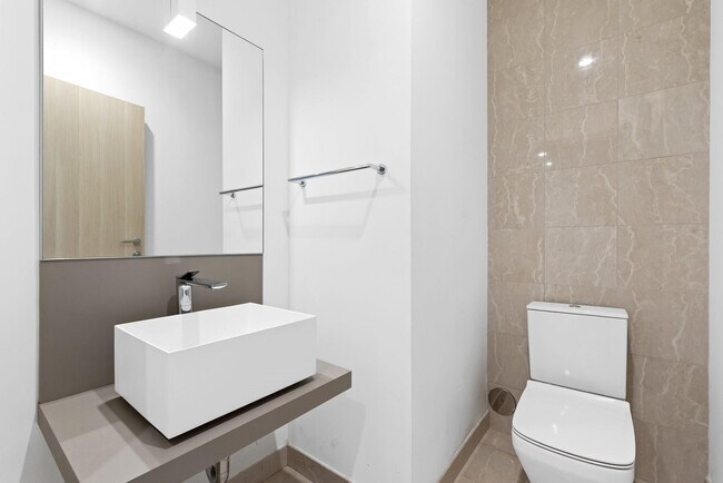 Building Photo - 1000 Brickell Plaza