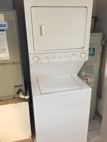 Interior Photo - 1002 S 2nd St