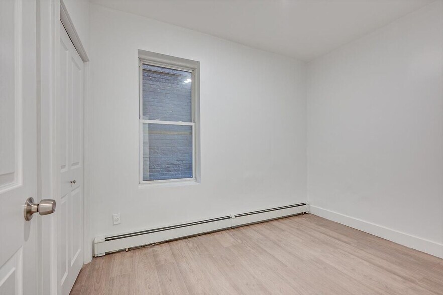 Building Photo - 520 E Jersey St