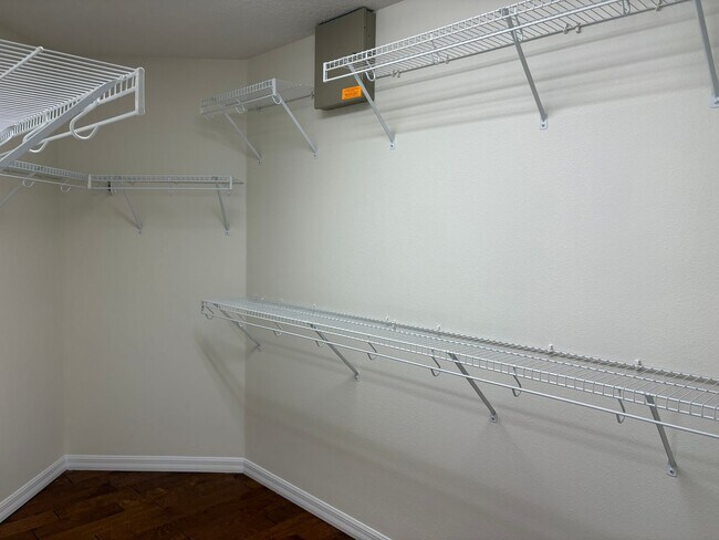 Building Photo - Gated community in quiet subdivision