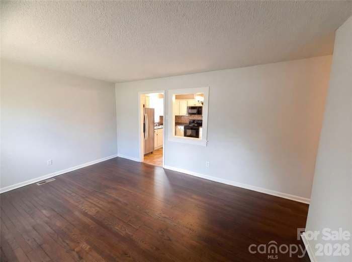 Building Photo - 120 Sunset Ln