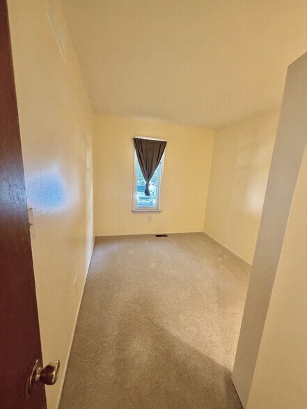 Second bedroom with new carpet in 2026 - 3234 Bolgos Cir
