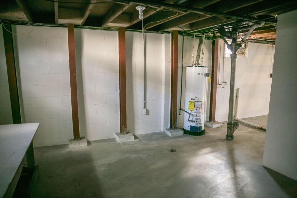 Building Photo - 1306 Zettler Rd