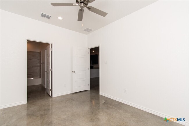 Building Photo - 3905 Hackberry Dr