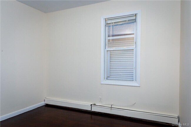 Building Photo - 33 Holmes Rd