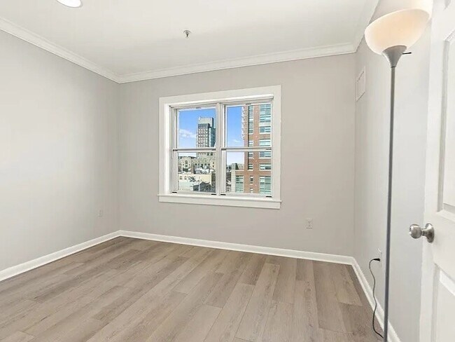 Building Photo - 120 Mountfort St