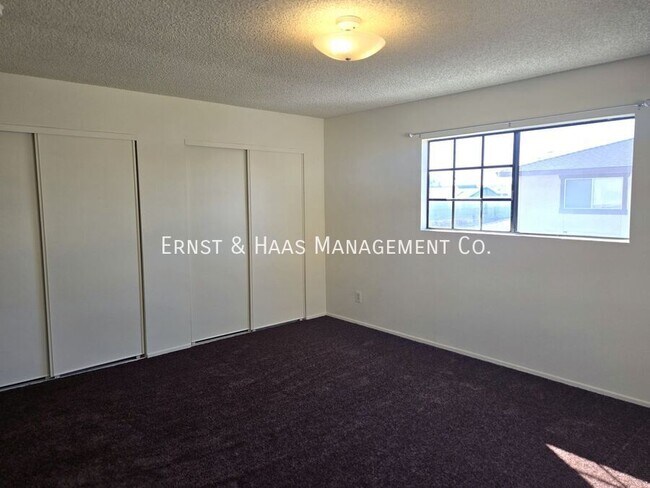 Building Photo - 9118 1/2 Cedar St.-