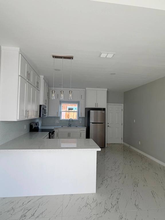 Building Photo - 3806 Rosewood Ln