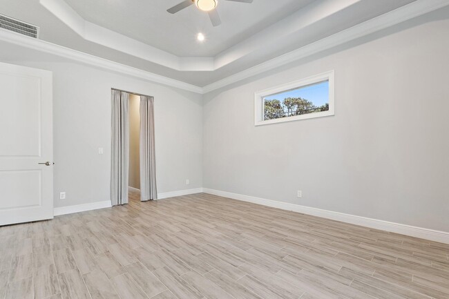 Building Photo - 2298 SE Pear Ln