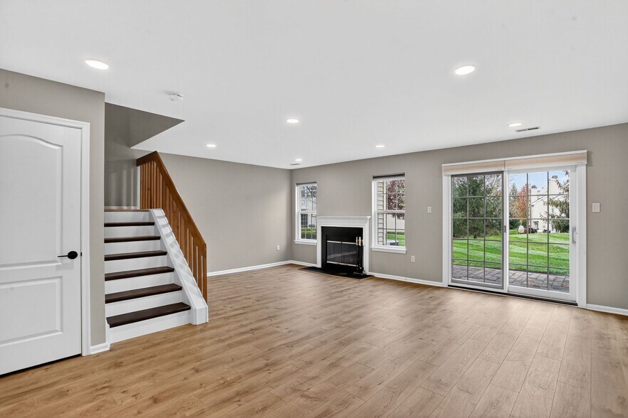 Building Photo - 2801 Harvard Ct