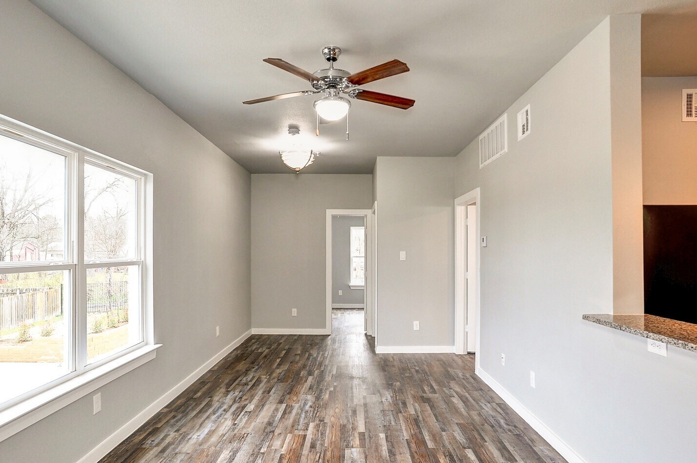 Building Photo - 1410 Park Pl