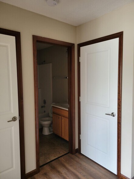 Building Photo - 5 Cherry Tree Ln