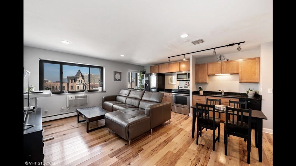Building Photo - 607 W Wrightwood Ave