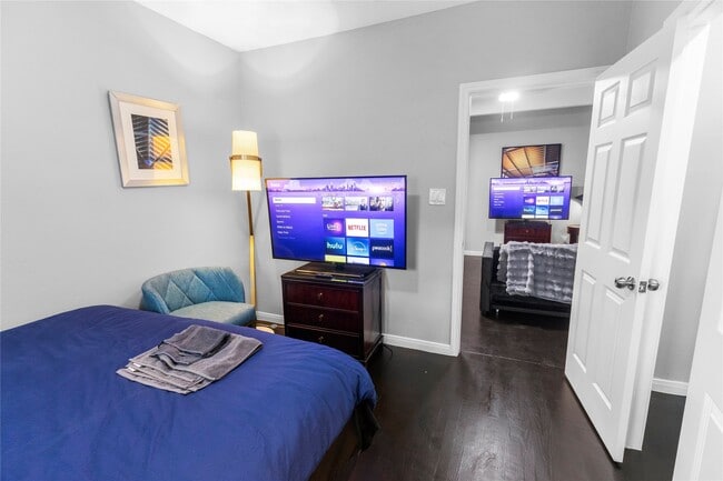 Building Photo - 2824 Blodgett St