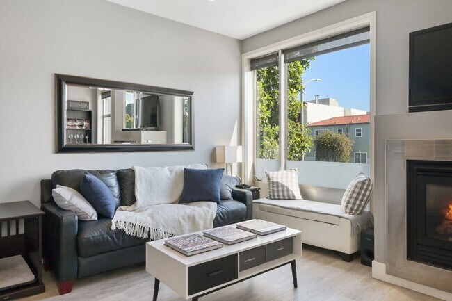 Building Photo - Epic REA/Azari PM:Gorgeous 1 Bed/ 1 Bath C...