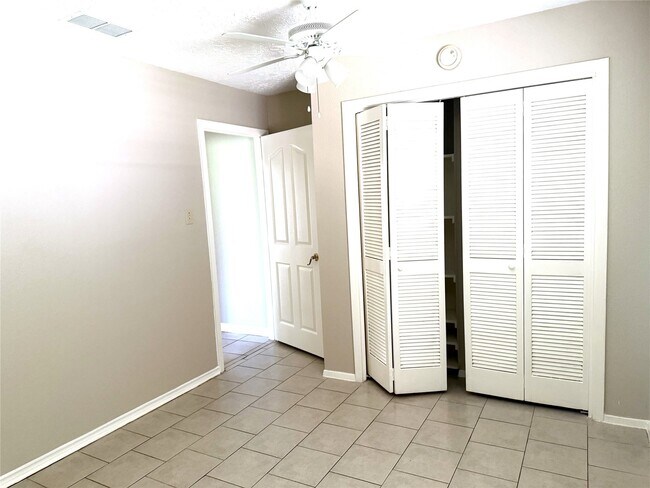 Building Photo - 4531 Burkegate Dr