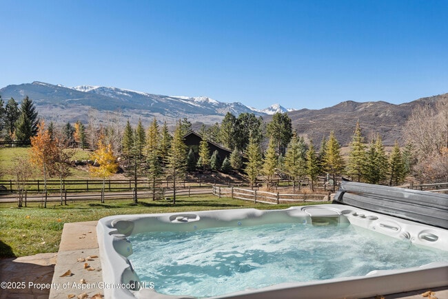 Building Photo - 75 McLain Ct