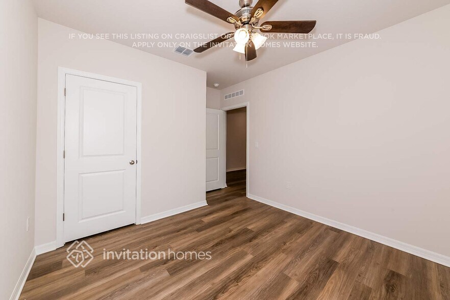 Building Photo - 8021 Majestic Palms Ct