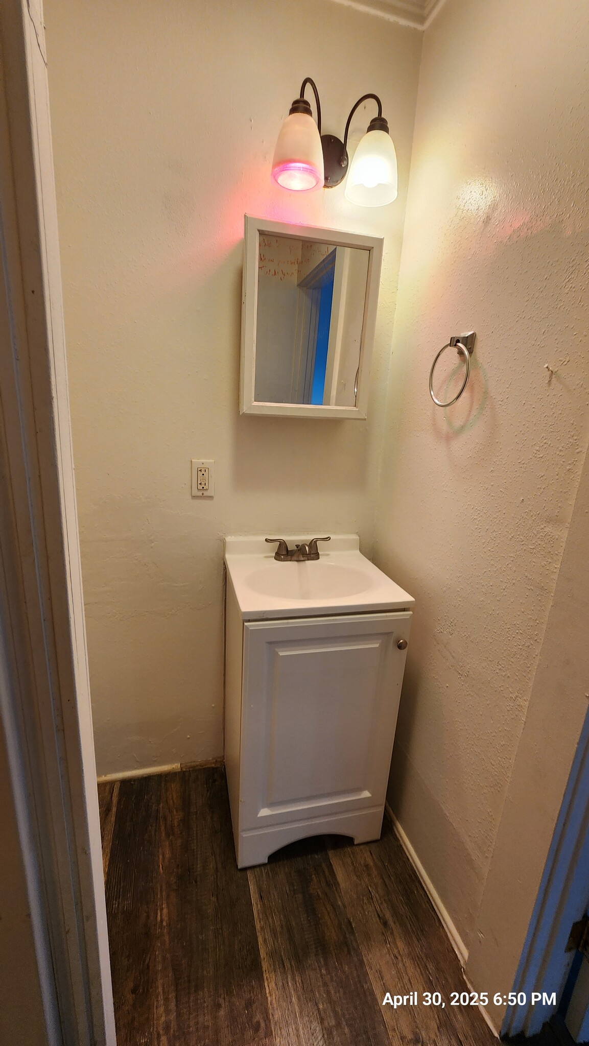 Building Photo - 430 S Holladay Dr