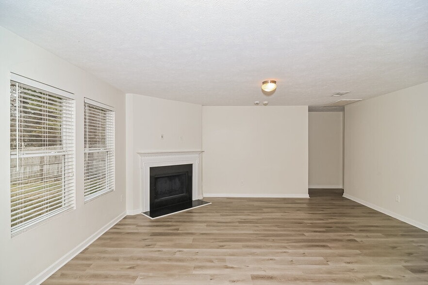 Building Photo - 2716 Miranda Dr