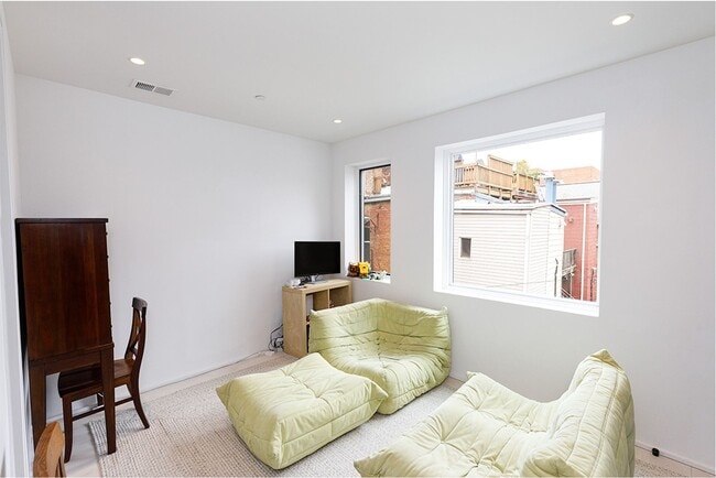 Building Photo - Modern Penthouse in Columbia Heights