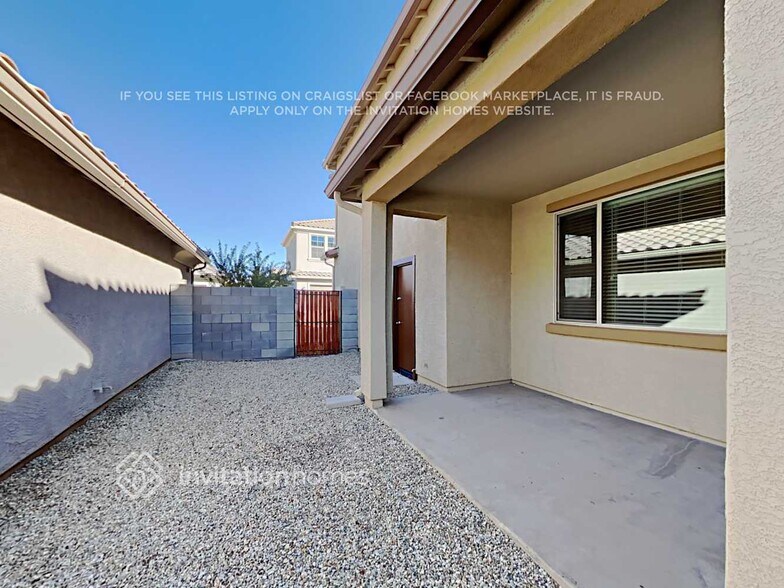 Building Photo - 1148 S Sawyer