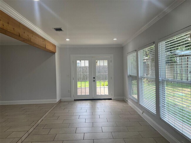 Building Photo - 3020 Great Valley Dr